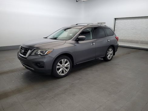 Used 2018 Nissan Pathfinder SL w/ SL Premium Package AWD/4WD image 2