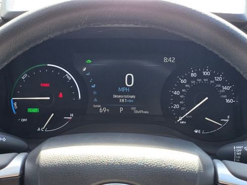 Used 2025 Toyota Sienna XLE w/ XLE Plus Package FWD image 30