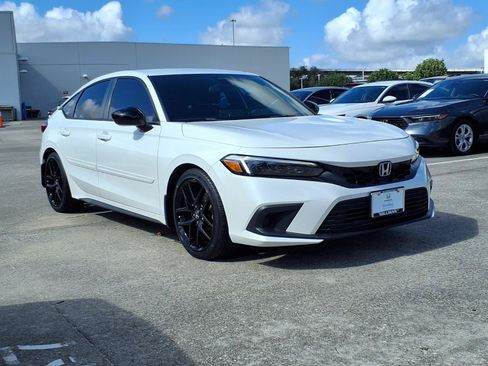 Used 2022 Honda Civic Sport image 2