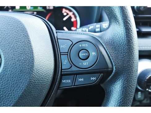 Used 2025 Toyota RAV4 XLE image 16