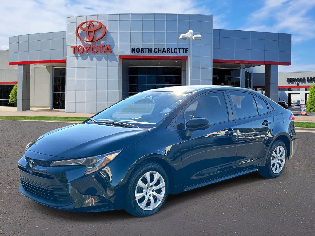 Used 2024 Toyota Corolla LE FWD image 4