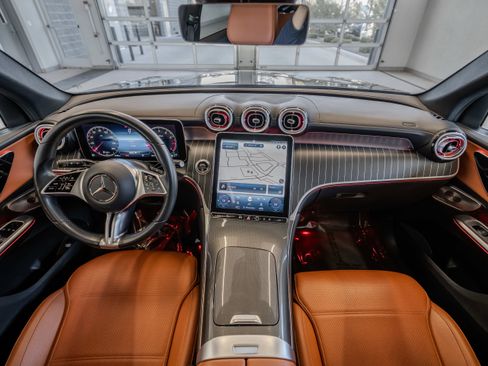 Certified 2023 Mercedes-Benz GLC 300 image 8