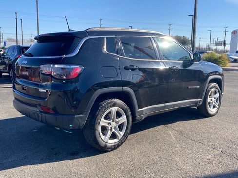 Used 2024 Jeep Compass Latitude image 5