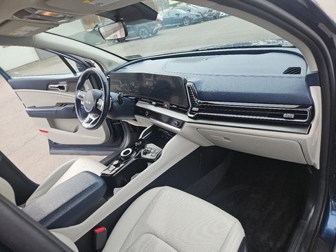 Used 2023 Kia Sportage EX image 16