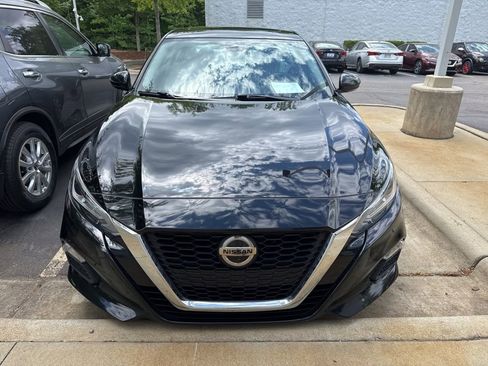 Used 2021 Nissan Altima 2.5 SV w/ SV Premium Package image 2