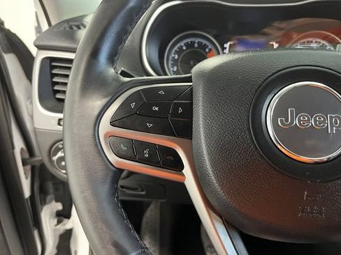Used 2019 Jeep Cherokee Latitude Plus FWD image 25