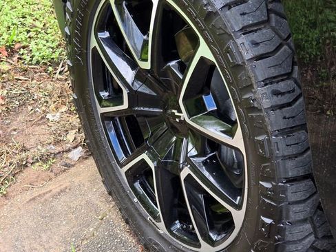 Used 2023 Chevrolet Tahoe RST image 4