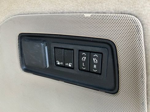 Used 2021 Cadillac Escalade ESV Premium Luxury w/ Driver Assist Tech Package image 45