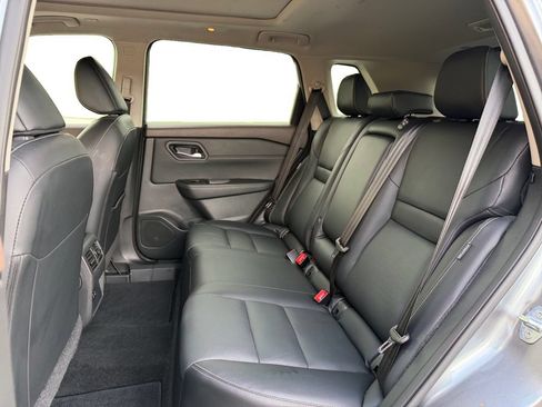 Used 2023 Nissan Rogue SL FWD image 19