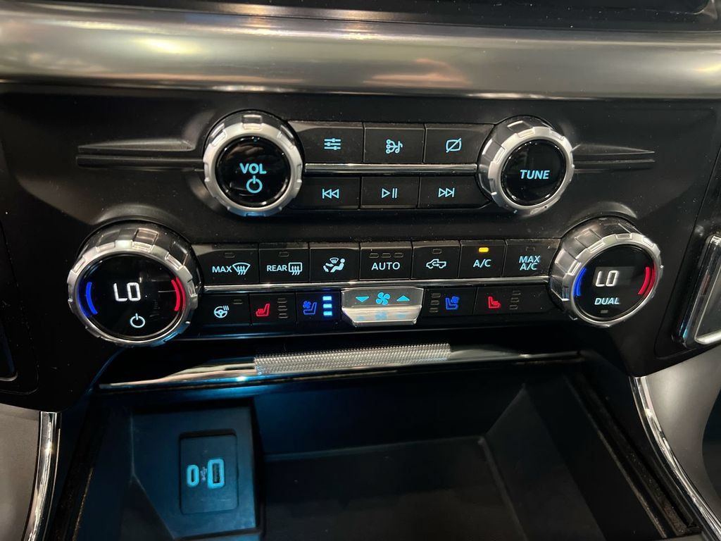 Used 2021 Ford F150 Lariat w/ Equipment Group 502A High AWD/4WD image 17