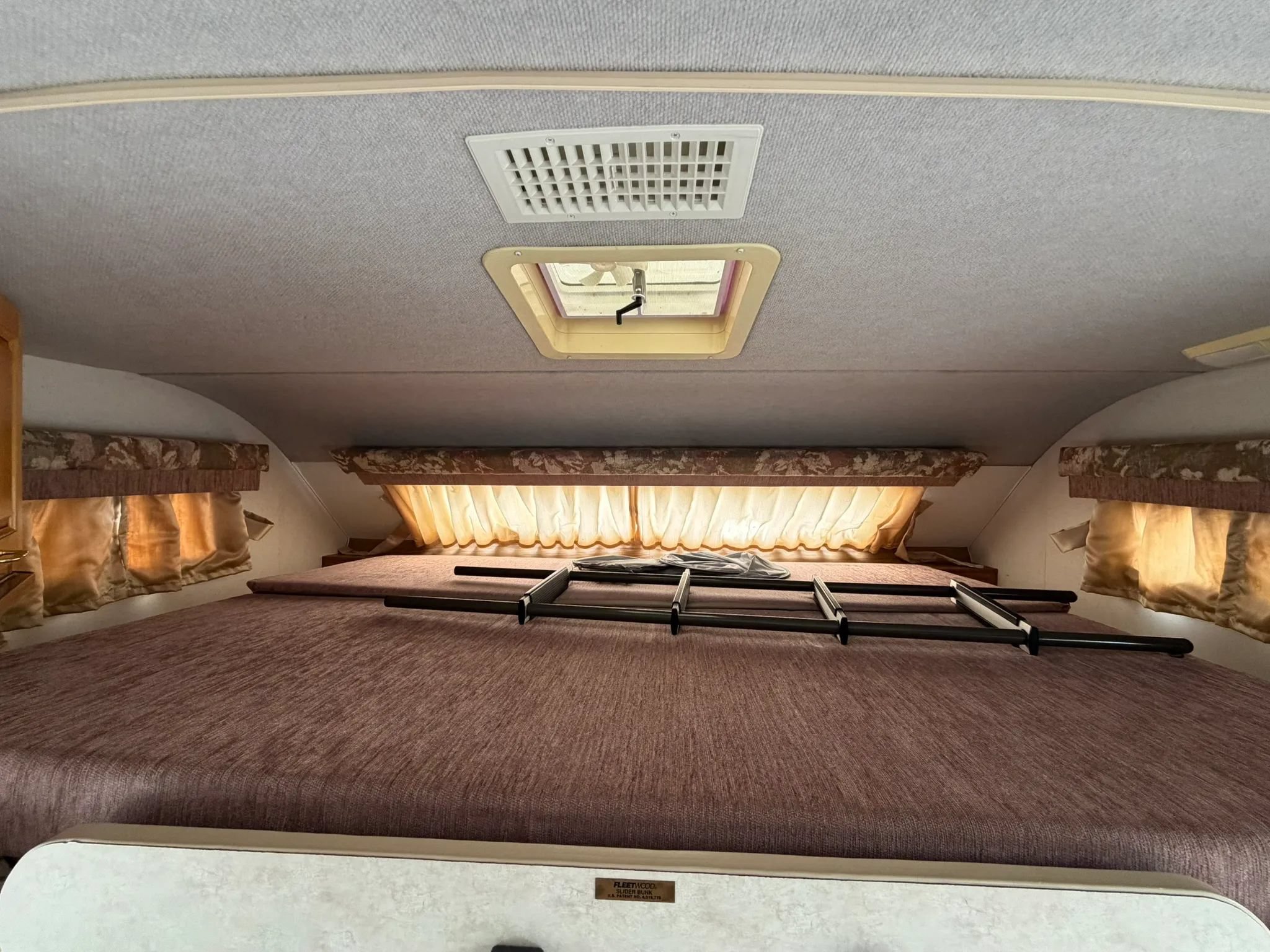 Used 1998 Ford E-350 and Econoline 350 RWD image 18