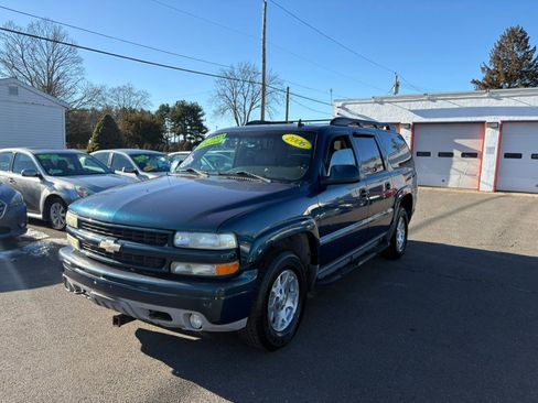 Used 2006 Chevrolet Suburban Z71 w/ Z71 Preferred Equipment Group image 2