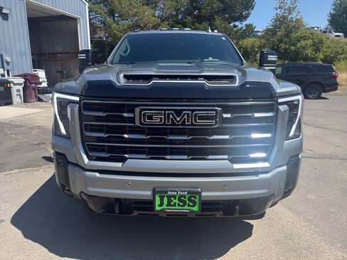 Used 2025 GMC Sierra 3500 AT4 w/ AT4 Premium Plus Package AWD/4WD image 2