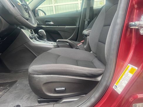 Used 2016 Chevrolet Cruze LT FWD image 15