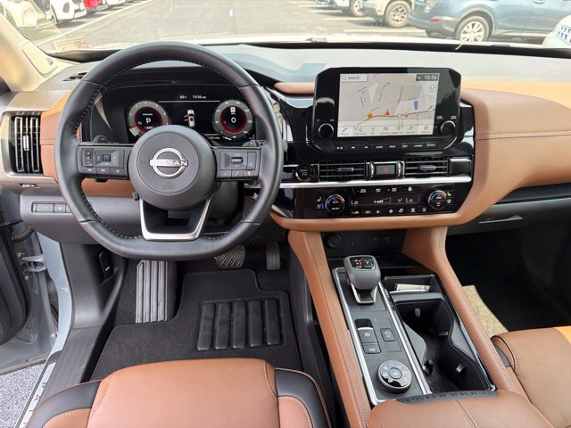 Used 2025 Nissan Pathfinder Platinum AWD/4WD image 22