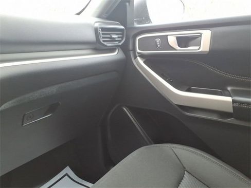 Used 2023 Ford Explorer XLT w/ Class IV Trailer Tow Package image 22