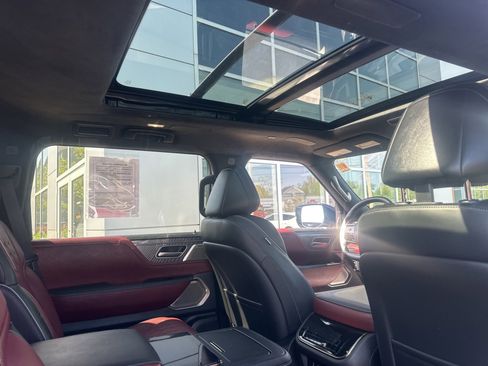 Used 2025 INFINITI QX80 Autograph w/ Autograph Exterior Package image 16