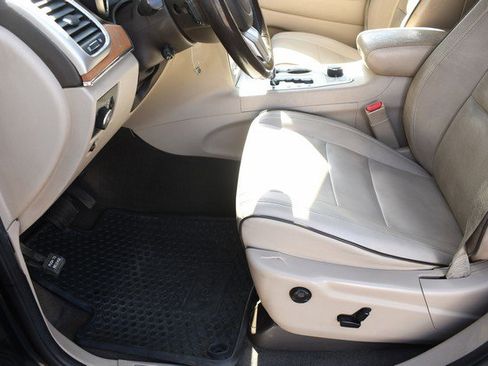 Used 2012 Jeep Grand Cherokee Overland image 15