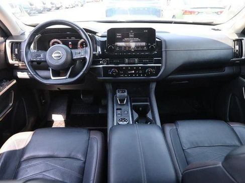 Used 2023 Nissan Pathfinder Platinum w/ Lighting Package (N92) AWD/4WD image 23