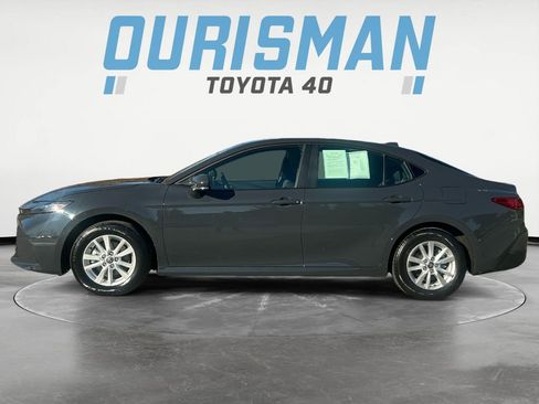 Used 2025 Toyota Camry LE image 3