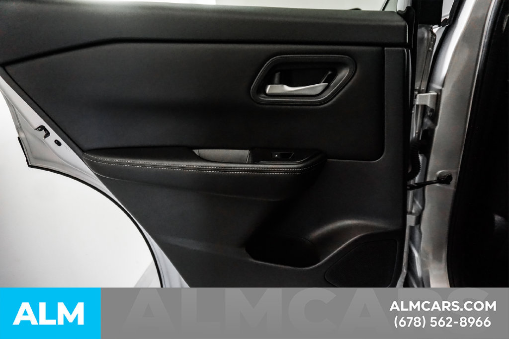 Used 2024 Nissan Rogue SV FWD image 52