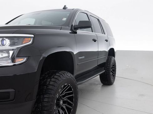 Used 2017 Chevrolet Tahoe LT w/ LT Midnight Edition AWD/4WD image 12