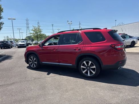 Used 2025 Honda Pilot Touring image 13