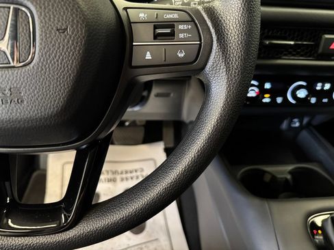 Used 2025 Honda HR-V LX image 12