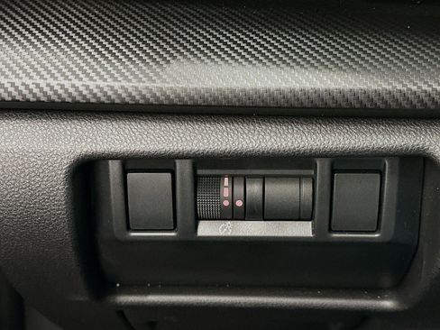 Used 2024 Subaru Crosstrek 2.0i Premium image 17