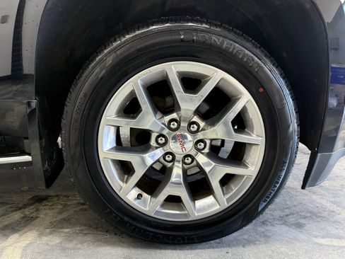 Used 2018 GMC Yukon SLT image 30