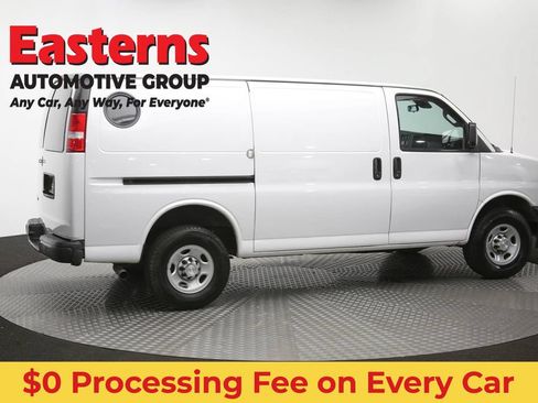 Used 2021 Chevrolet Express 3500 w/ Driver Convenience Package RWD image 39