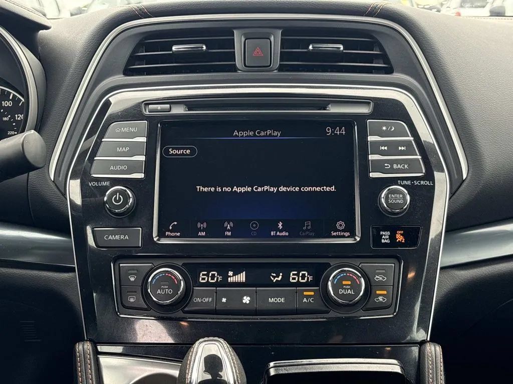 Used 2022 Nissan Maxima SR w/ Sport Mat Group FWD image 15