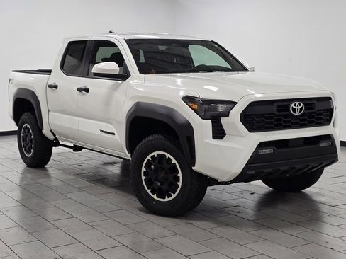 New 2025 Toyota Tacoma SR5 image 2
