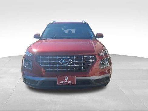 Used 2023 Hyundai Venue Limited image 2