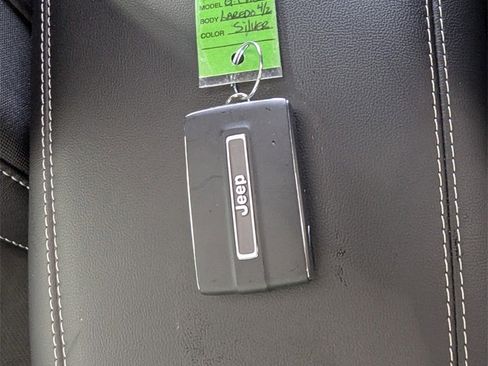 New 2025 Jeep Grand Cherokee Altitude image 30