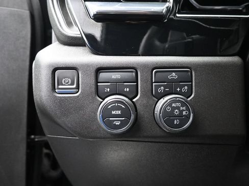 Used 2024 Chevrolet Silverado 1500 RST w/ Max Trailering Package AWD/4WD image 17
