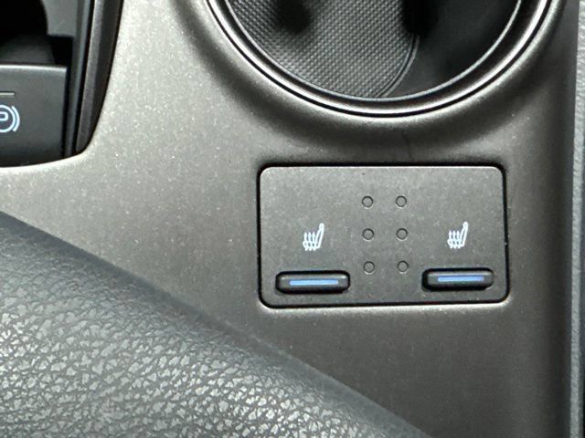 Used 2021 Toyota Camry SE AWD/4WD image 4