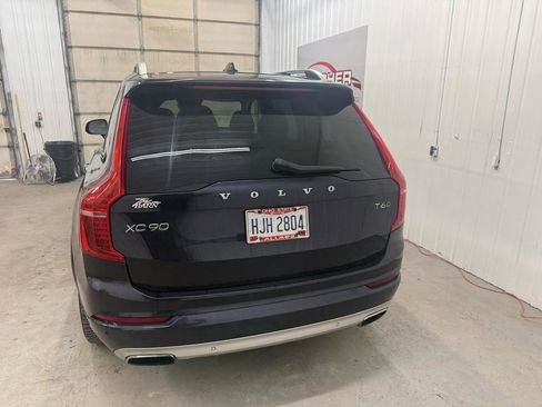 Used 2017 Volvo XC90 T6 Momentum w/ Vision Package image 9
