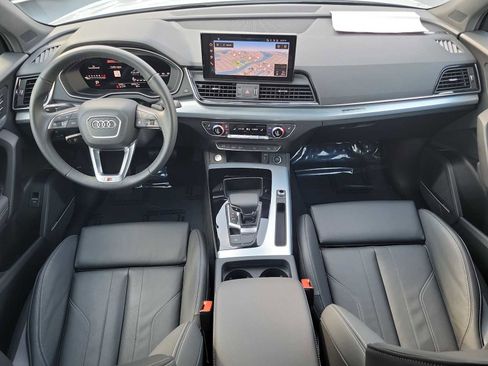 Certified 2025 Audi Q5 2.0T Premium Plus w/ Premium Plus Package AWD/4WD image 15