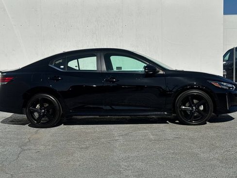 Used 2024 Nissan Sentra SR FWD image 2