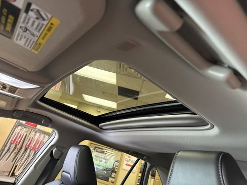 Used 2023 Toyota RAV4 XLE Premium image 6