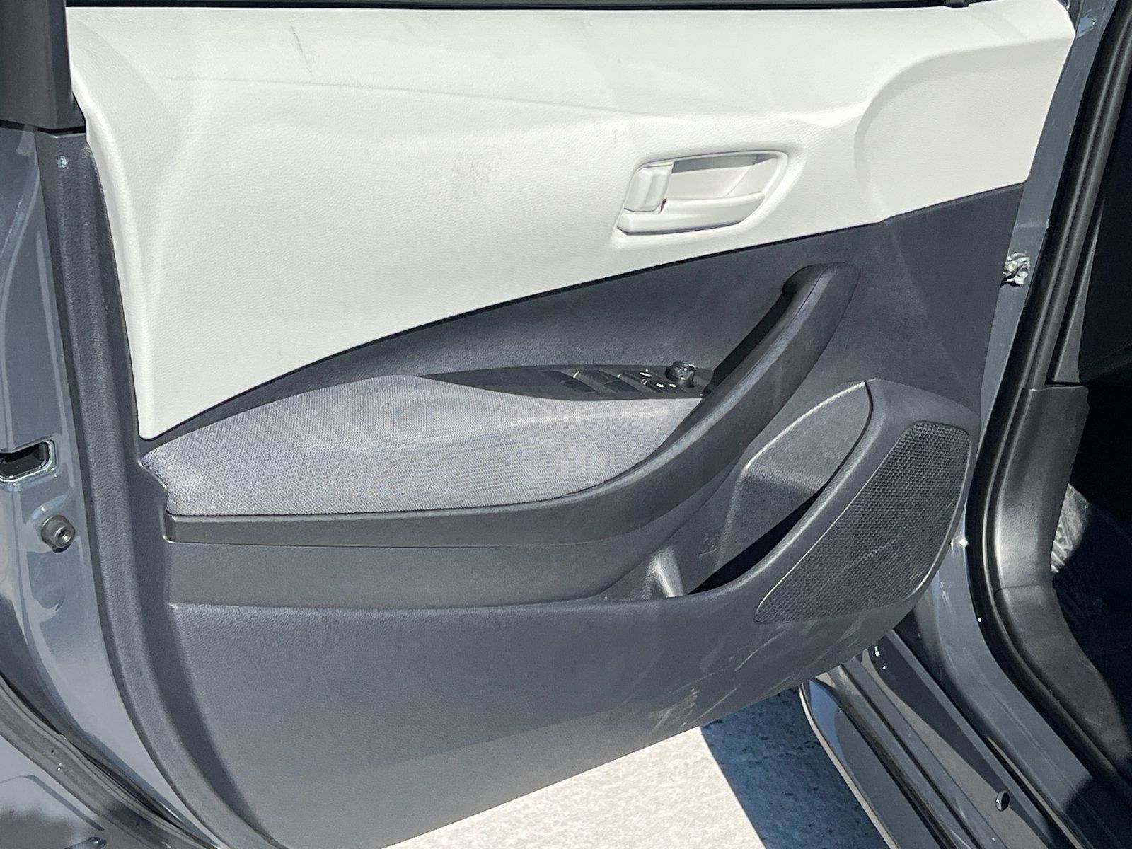 Used 2025 Toyota Corolla LE FWD image 10