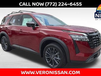 New 2026 Nissan Pathfinder SL w/ SL Premium Package (P04)