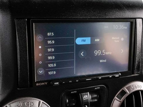 Used 2017 Jeep Wrangler Unlimited Sport w/ Quick Order Package 24S AWD/4WD image 32