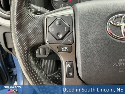 Used 2019 Toyota Tacoma TRD Sport image 9
