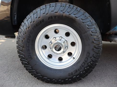 Used 2004 GMC Sierra 2500 SLT w/ Heavy-Duty Power Package AWD/4WD image 40