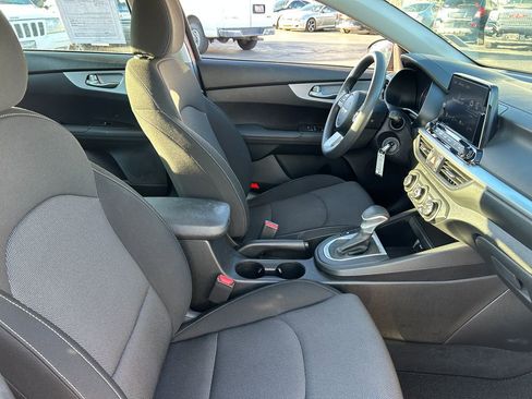 Used 2024 Kia Forte LXS w/ LXS Technology Package image 30