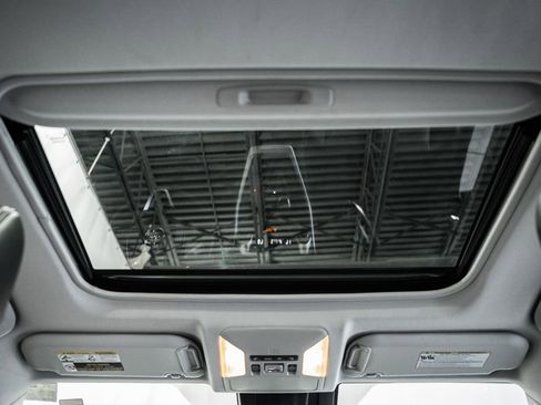 Used 2020 Toyota RAV4 XLE Premium image 32