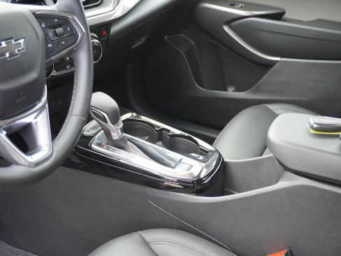 Used 2025 Chevrolet Trax ACTIV w/ Driver Confidence Package FWD image 20