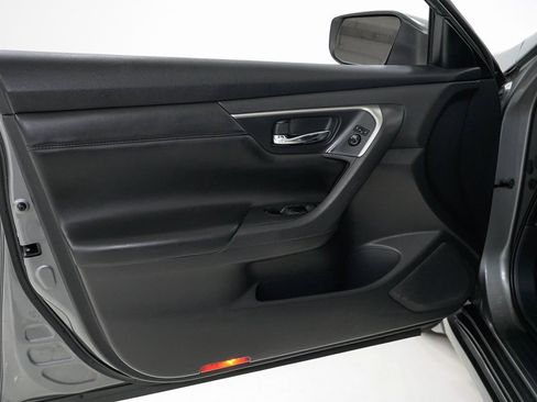 Used 2015 Nissan Altima 2.5 SV image 7